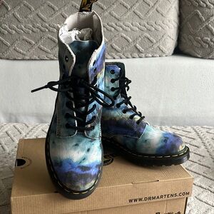 DR. MARTENS | Blue tie dye special edition 8 hole dr. Marten ankle boot